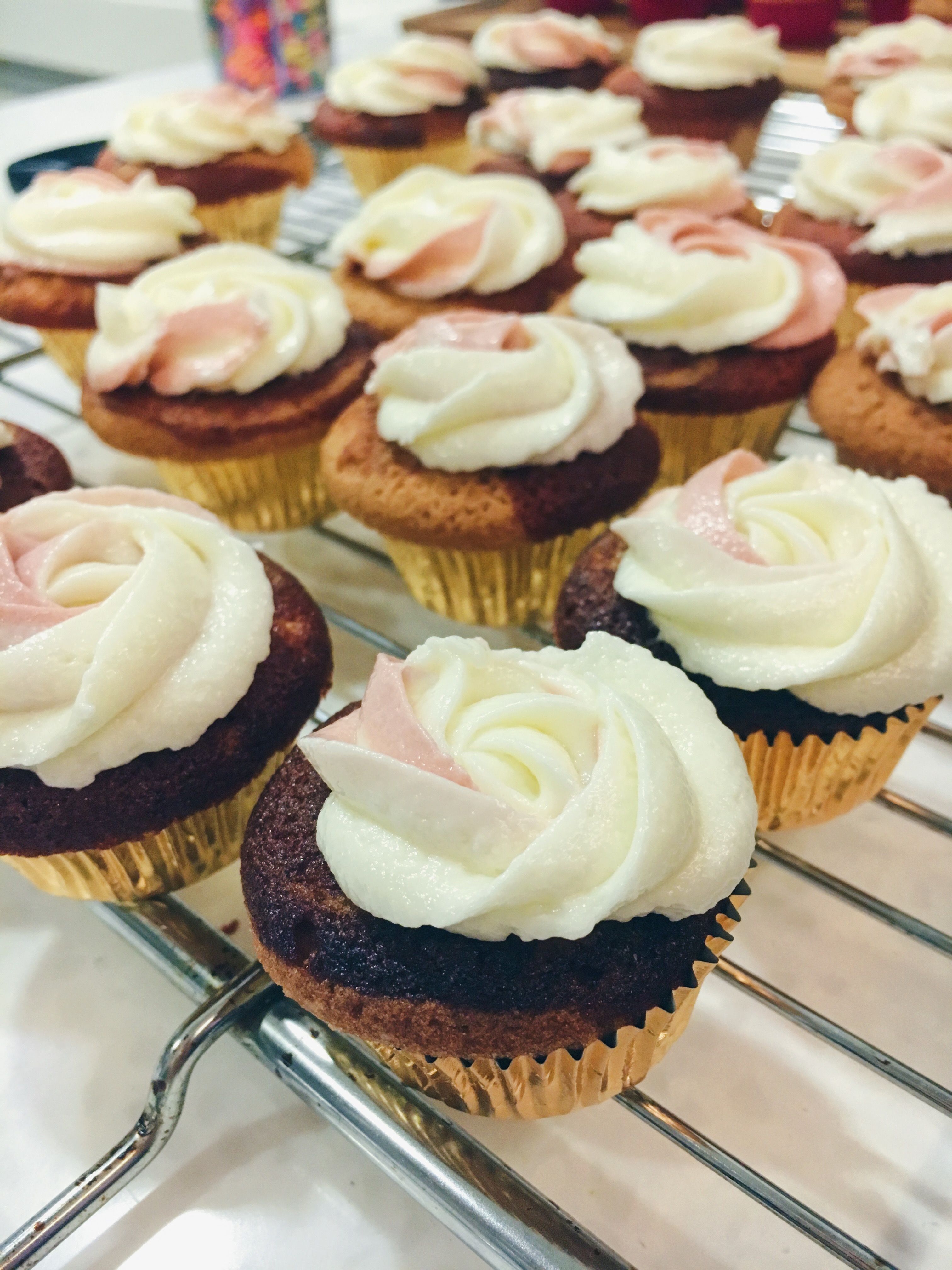 Raspberry Ripple Cupcakes – My Dose of Sugar